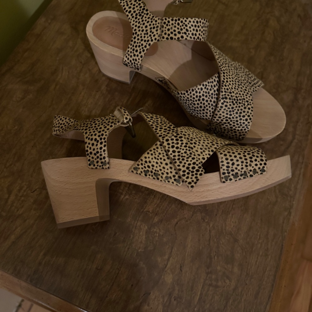 Madewell Tan and Black Cheetah Print Crisscross Sandals - Picture 4 of 5